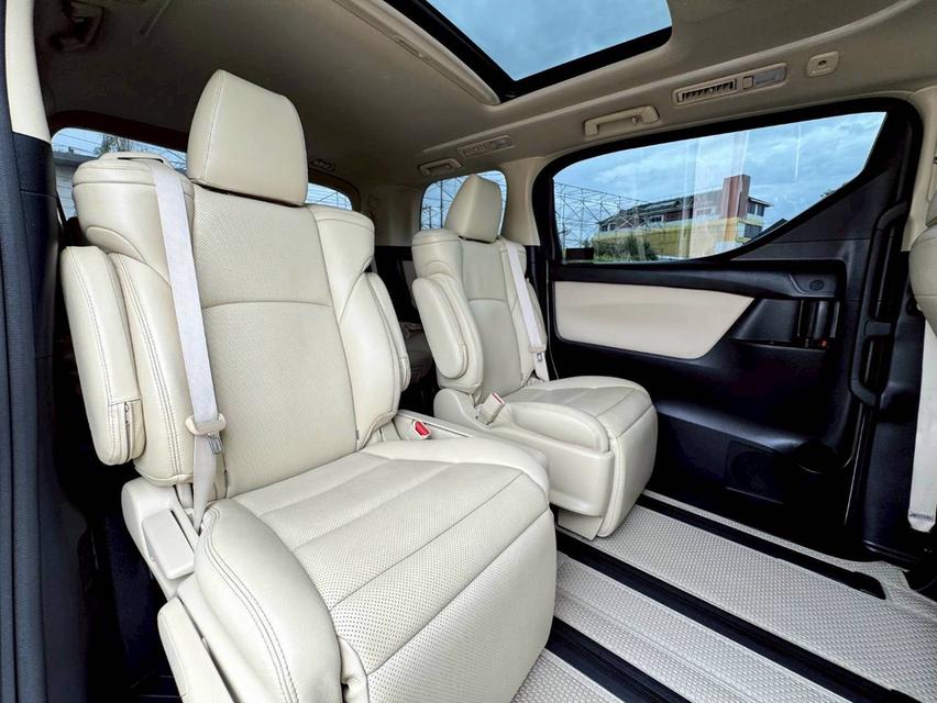 รหัสรถ PEAT8686 🚙🚐TOYOTA ALPHARD​ HYBRID ปี​ 18 12