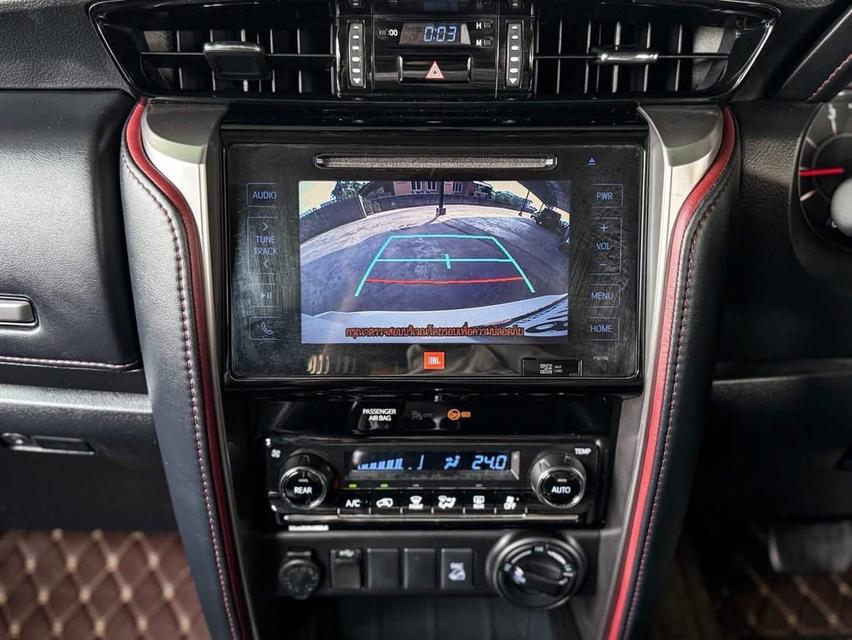 ปี 2018 TOYOTA FORTUNER, 2.8 TRD SPORTIVO4WD (Black Top)  สีขาว 👉👉 มือเดียวป้ายแดง 11