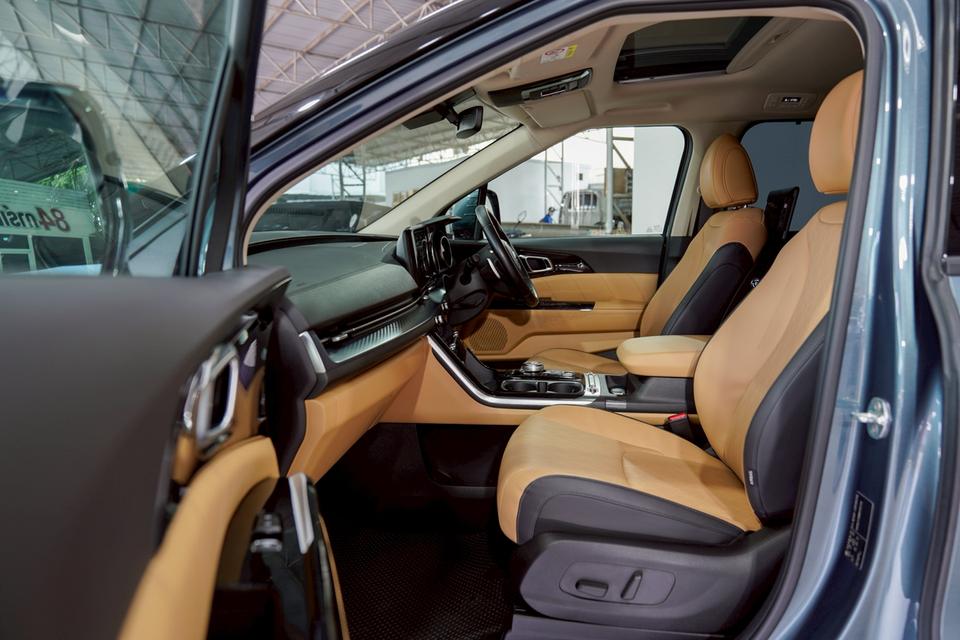 ็ีKIA CARNIVAL 2.2 SXL AT ปี 2021 สีฟ้า เลขไมล์ปัจจุบัน 41,xxx กม.