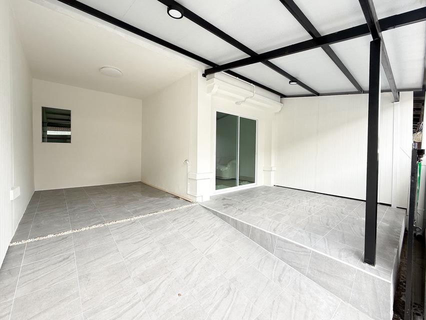 ขายบ้านสวยรีโนเวทใหม่ใกล้รถไฟฟ้าสายสีชมพู 3