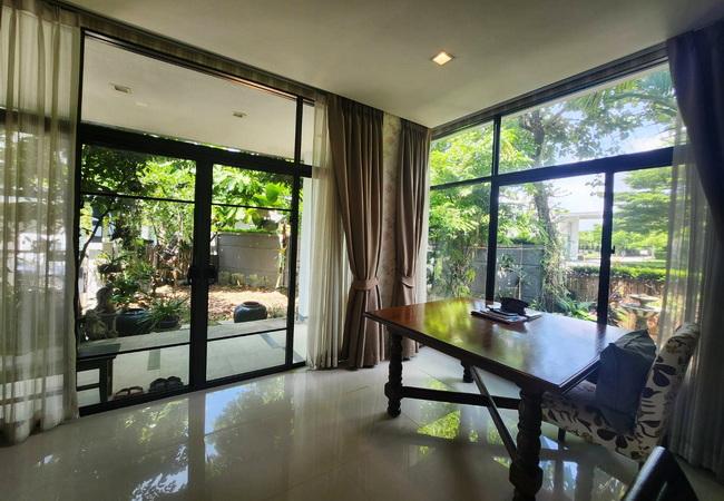 ขายบ้านเดี่ยว หมู่บ้านเศรษฐสิริ ศรีนครินทร์-พระราม 9 เนื้อที่ 79 ตร.ว. 2 ชั้น 4 นอน 4 น้ำ 6