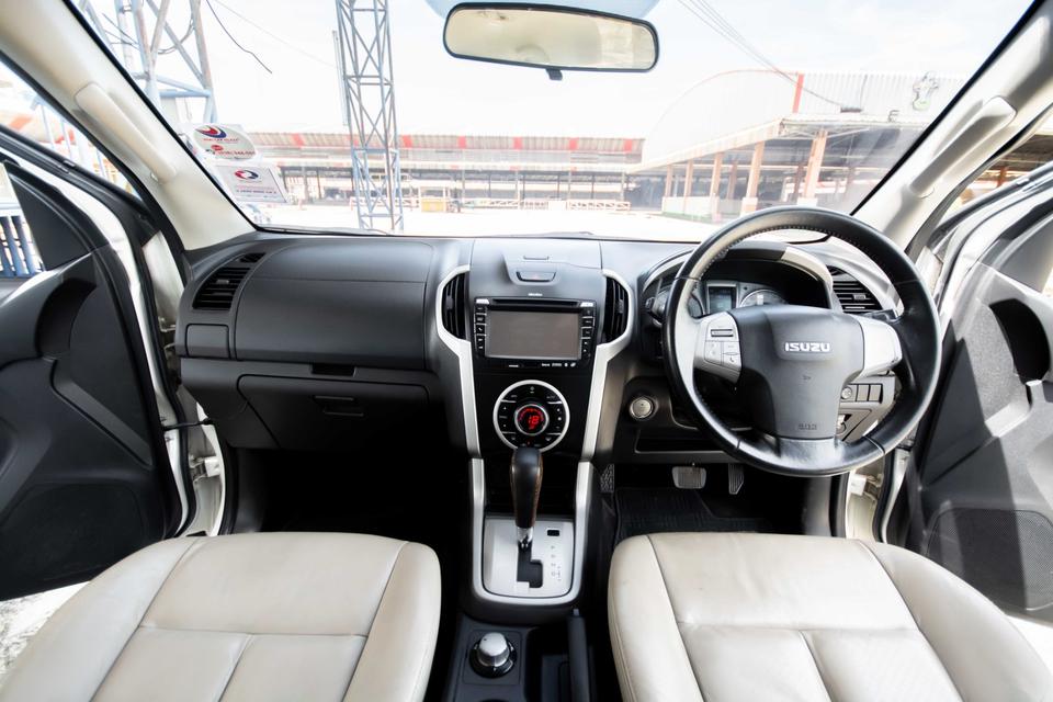 2015 Isuzu MU-X3.0VGS 4WD DVD SUV รถสภาพดี มีรับประกัน ไม่มีอุบัติเหตุ บริการจัดไฟแนนซ์ทั่วประเทศ 4