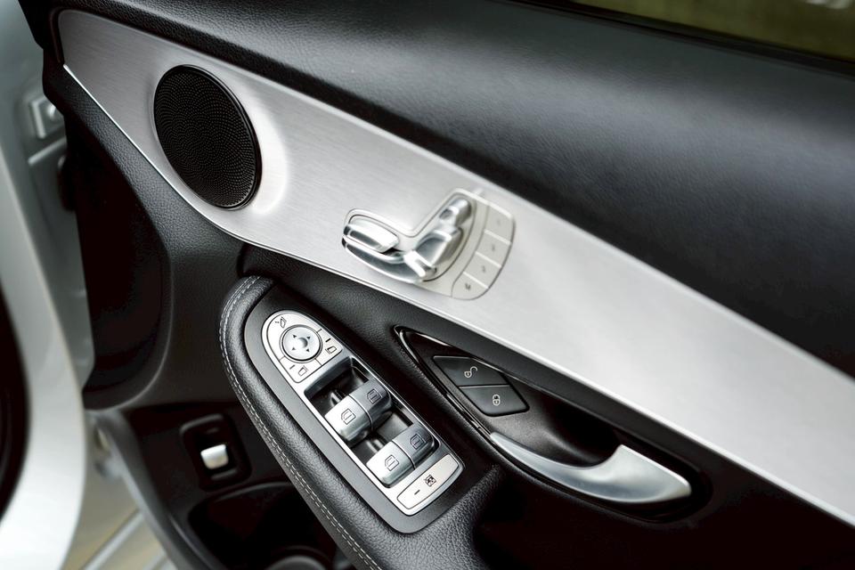 รหัสรถ CBL6226 Mercedes-Benz C300e 2.0 AMG Sport W205 AT 2022 15