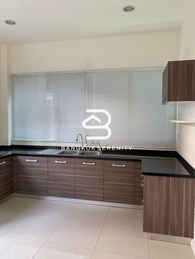 ขายบ้านพร้อมเฟอร์นิเจอร์ นาราโบทานิค ศรีนครนทร์ 10