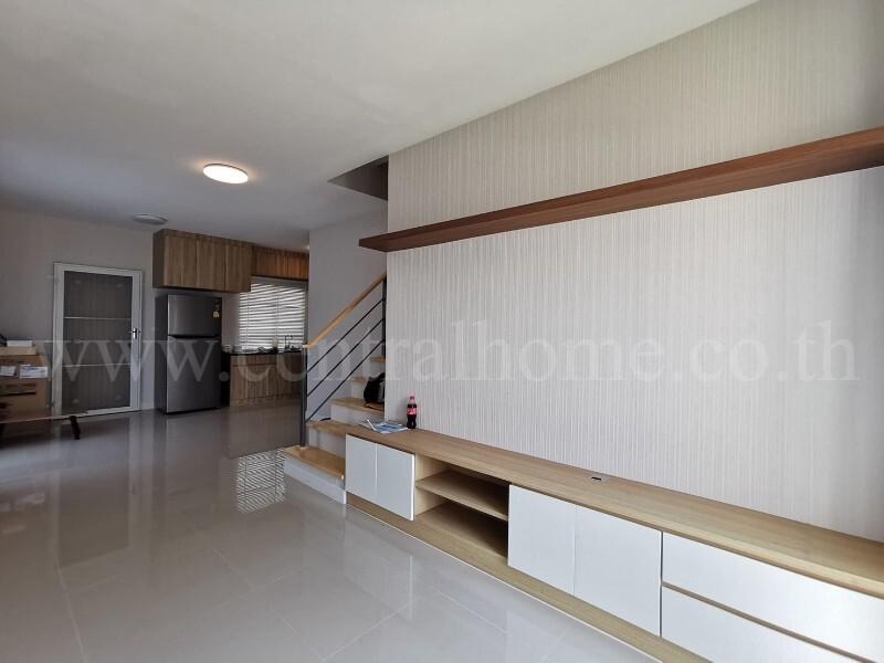 ทาวน์โฮม ดิ เอสเซนส์ ชัยพฤกษ์ - วงแหวน แปลงริม เฟอร์ครบพร้อมอยู่ 3