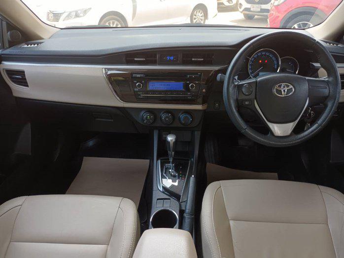 Toyota Corolla Altis 1.6  G Sedan AT 2016 6