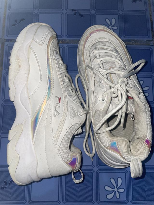 FILA RAY มีแถบสะท้อนแสง/สีรุ้ง (iridescent)