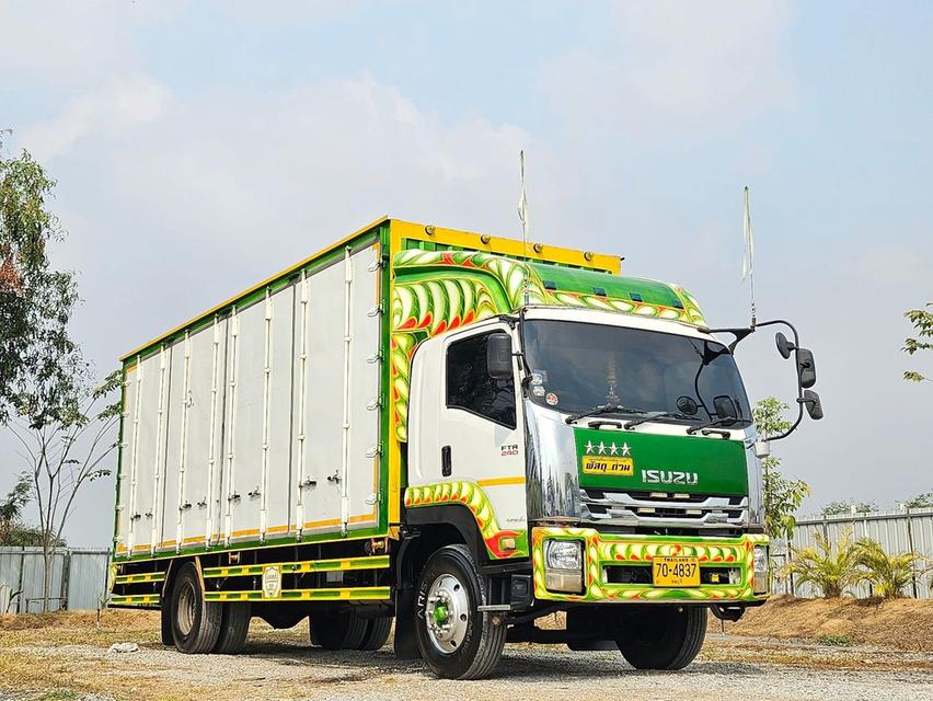 6 ล้อตู้ 10 บาน ISUZU FTR 240 แรงม้า ปี 2556