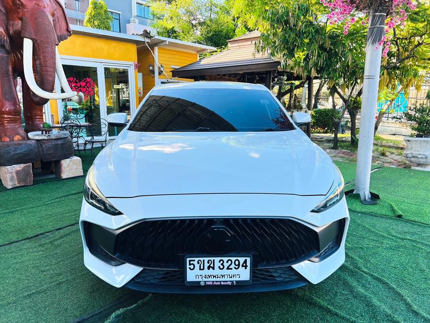 ~MG 5 1.5 D PLUS AUTO ปี 2024  ~รถเก๋งดีไซน์สปอร์ต โฉบเฉี่ยวทันสมัย ~รถสวย มือเดียวป้ายแดง ~ไมล์น้อย วิ่งเพียง 19,xxx กม. ~รุ่น D PLUS เกียร์