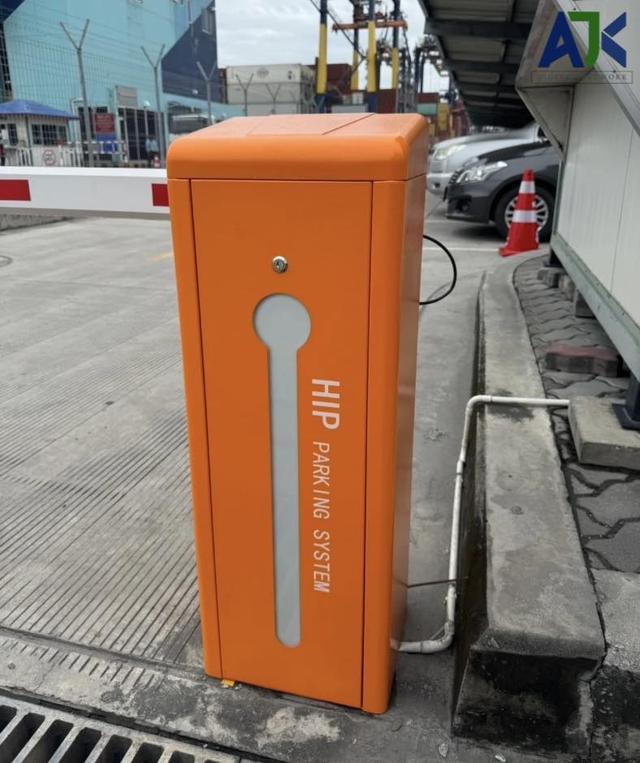 ไม้กั้นเข้าออกหมู่บ้านชลบุรี ไม้กั้นรถยนต์ชลบุรี 099-3732032 ไม้แขนกั้นรถยนต์พานทอง บ่อทอง หนองชาก บ้านบึงชลบุรี 8