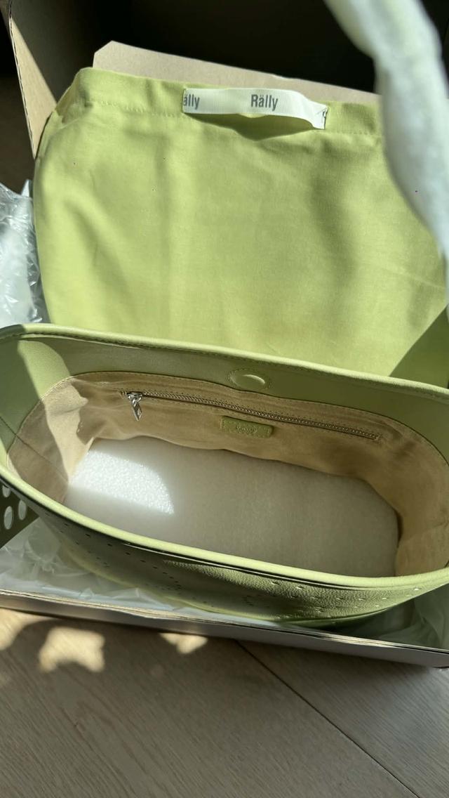 Rally Loop Bag สีเขียวพิสตาชิโอ 3