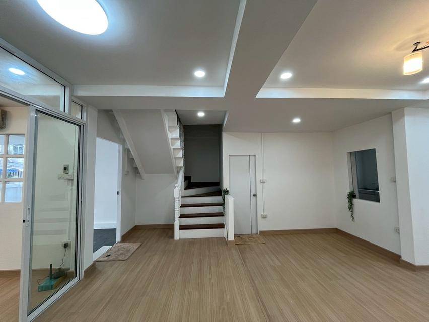 หมู่บ้านมนรดา2 ถนนบางกรวยไทรน้อย ต.บางบัวทอง อ.บางบัวทอง จ.นนทบุรี 11