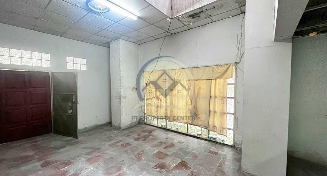 โครงการสรานนท์ ทาวน์โฮม 2.5 ชั้น ลาดพร้าว 101 ซอย 50 ขายตามสภาพ เหมาะสำหรับรีโนเวท ต่อรองได้ ทำเลโซนลาดพร้าว 2