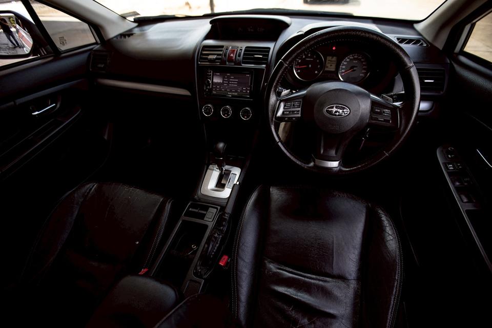 Subaru Xv 2.0 AWD สีขาว ปี 2013  16
