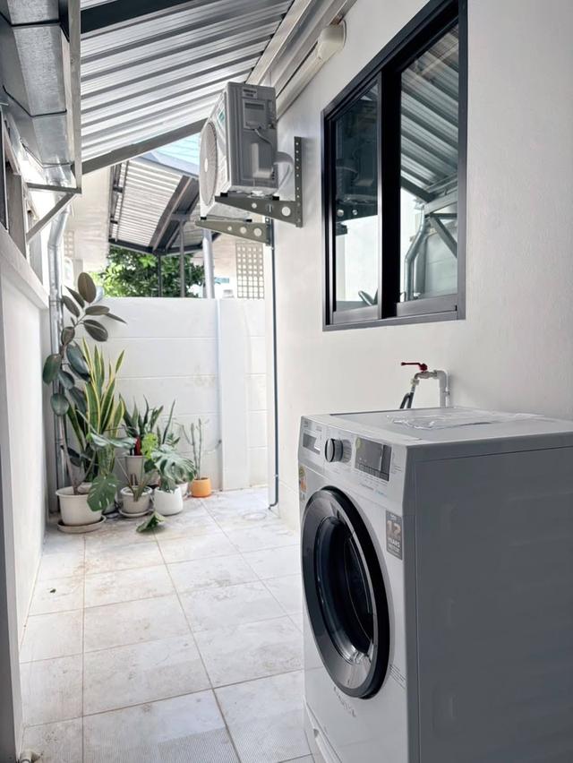 🏠💼 ชีวิตง่ายขึ้น เมื่อบ้านอยู่ใกล้ทุกอย่าง ให้เช่าบ้านแฝด 2 ชั้น ทำเลชานเมือง 8