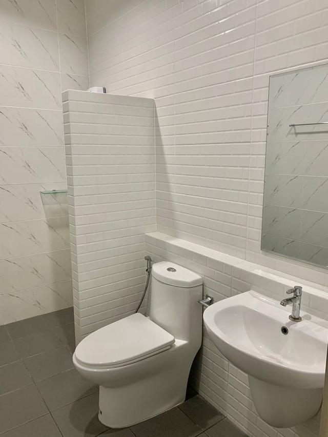 ขาย ทาวน์โฮมหลังใหญ่ หมู่บ้าน 𝐆𝐨𝐥𝐝𝐞𝐧 𝐕𝐚𝐥𝐥𝐞𝐲 ศรีราชา หมู่บ้านใหม่ เงียบสงบ สิ่งอำนวยความสะดวกครบ เดินทางสะดวก ใกล้โรงเรียนอัสสัมชัญ ศรีราชา 12