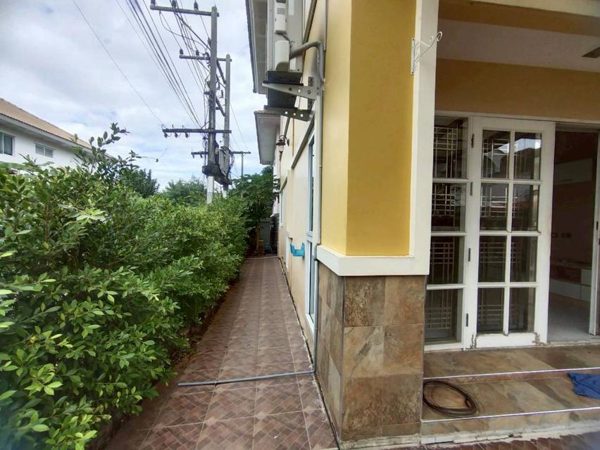 ขาย ถูกสดๆบ้านแฝดอารมณ์บ้านเดี่ยว ทำเลดีใกล้เมือง หมู่บ้านบุรีรมย์ คลองสี่ ลำลูกกา หลังมุมพื้นที่เยอะ 3