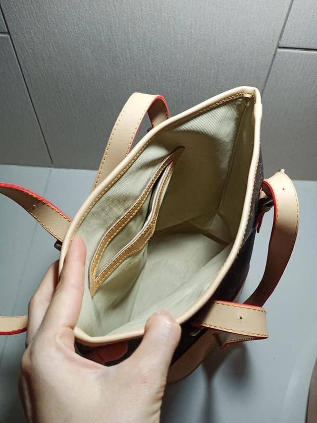 กระเป๋าสะพายทรงถังมือสองสภาพดี รูปที่ 13
