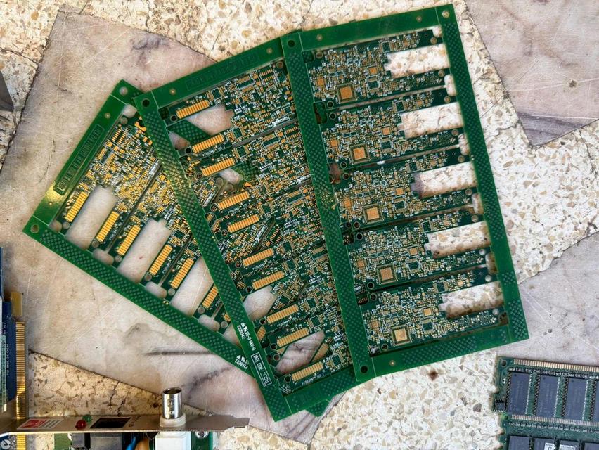 แผงวงจรอิเล็กทรอนิกส์ รูปย่อยที่ 3