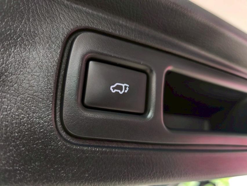 รหัสรถ CAT53 2018 Toyota Fortuner 2.8V TRD Sportivo Black Top