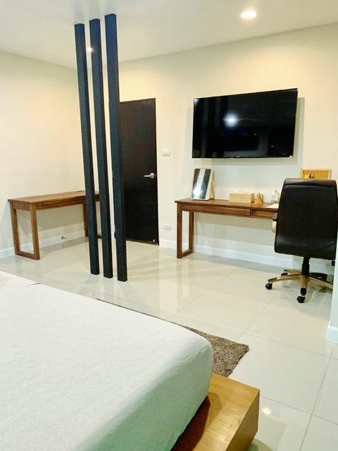 บ้าน 3-4นอน 3น้ำ 60ตร.วา. 240ตร.ม. MRTพระราม9 500ม. ฟอร์จูน ทาวน์ 300 ม.เซ็นทรัล พระราม9 500ม. CBD ใหม่ เดอะ สตรีท รัชดา 4