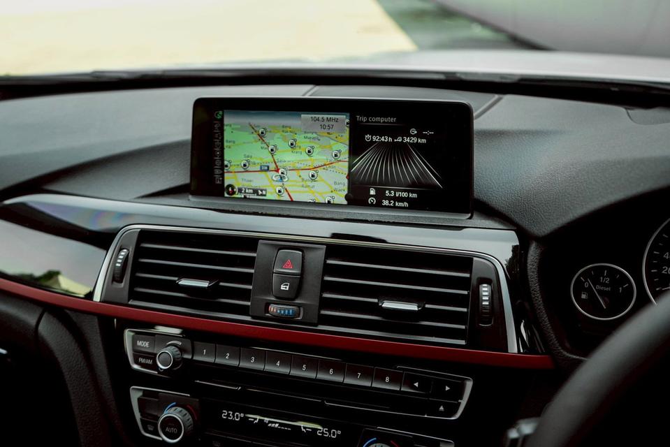 BMW 320d SPORT F30 AT 2015 รูปที่ 17