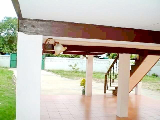 บ้านไม้สัก 2 ห้องนอน รพ.เมืองลำปาง 300 ม.ให้เช่า คฤหาสน์ 2 ห้องน้ำ ใกล้ตลาดเทศบาลเมืองลำปาง 900 ม. ที่ดิน 150 ตร.ว. 600 6