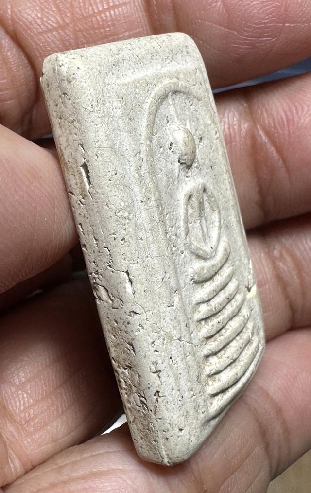 พระสมเด็จวัดเกษไชโย  (พระมีรอยราน และซ่อมเดิม) 3