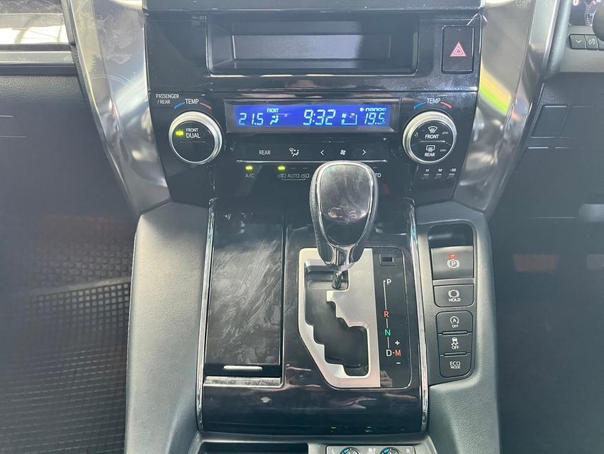 TOYOTA VELLFIRE 2.5 V AT  ปี 2019 10