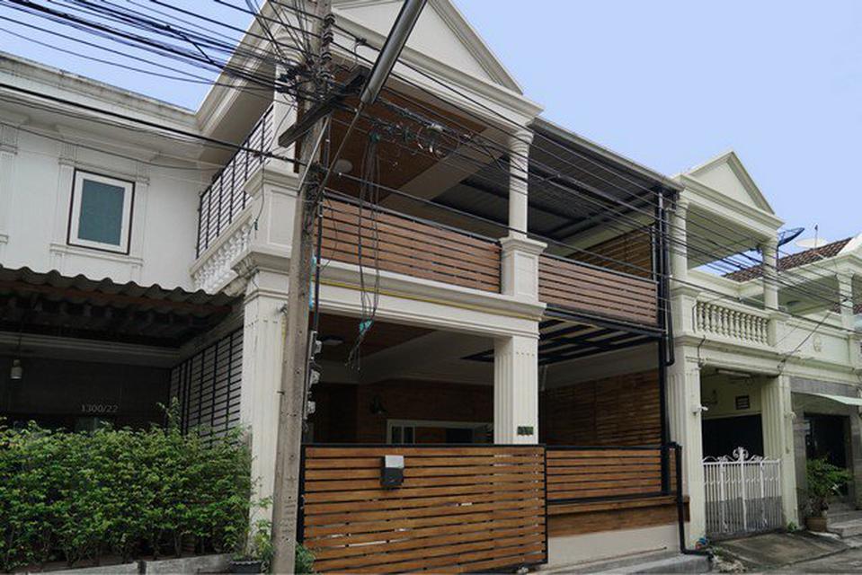 ให้เช่าทาวน์เฮาส์ 2 ชั้น บ้านพรประดิษฐ์ สุขุมวิท50