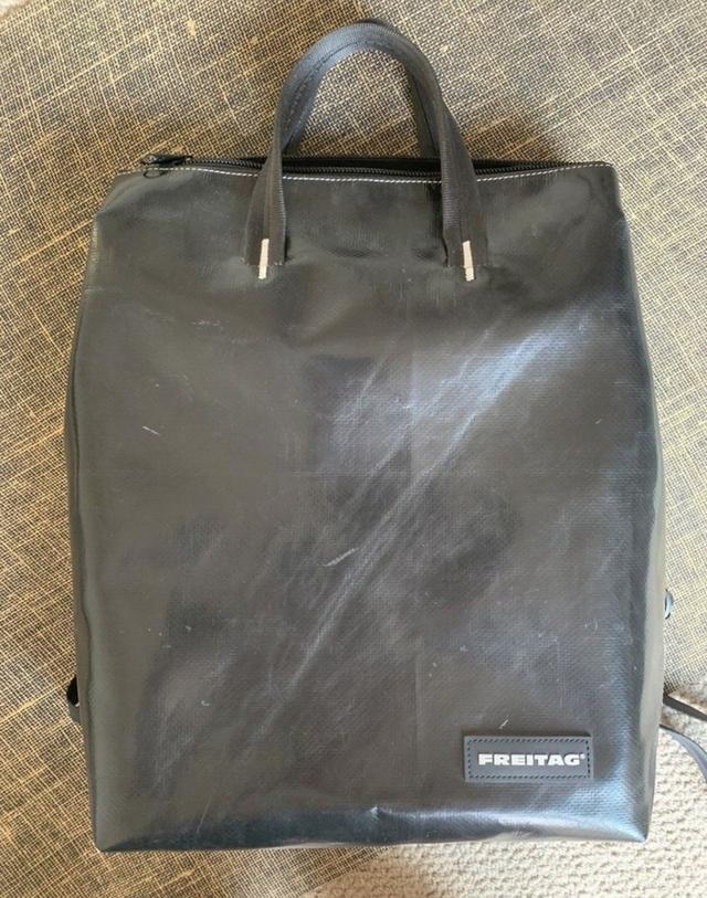 กระเป๋า Freitag สีดำ