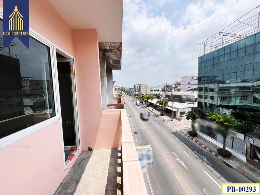 ขายอาคารพาณิชย์ นาคนิวาส สามชั้นครึ่งมีดาดฟ้า 16.5 ตรว. 7