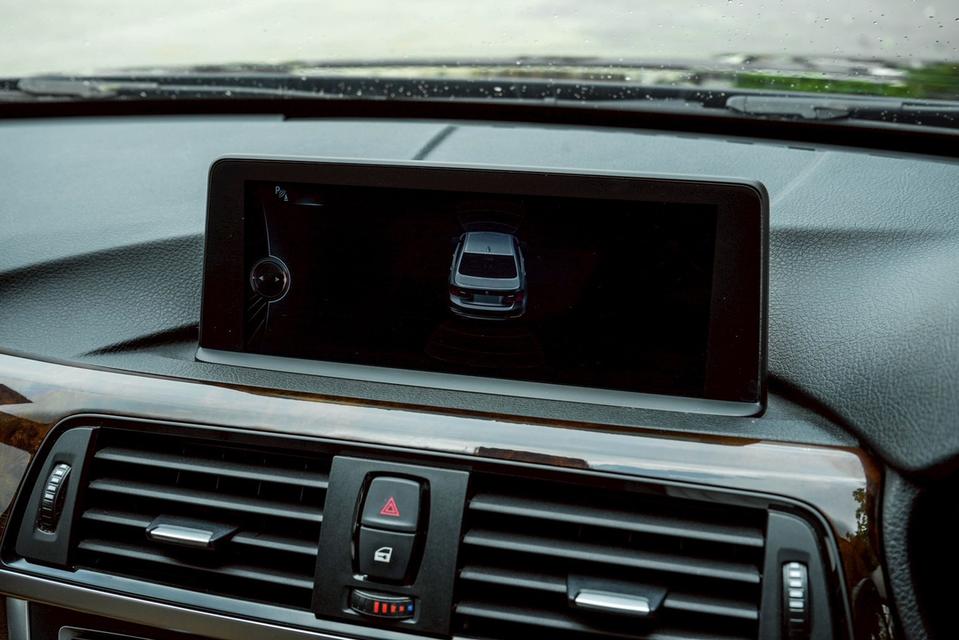 BMW 320D 2.0 Luxury F30 AT 2014 รูปที่ 13