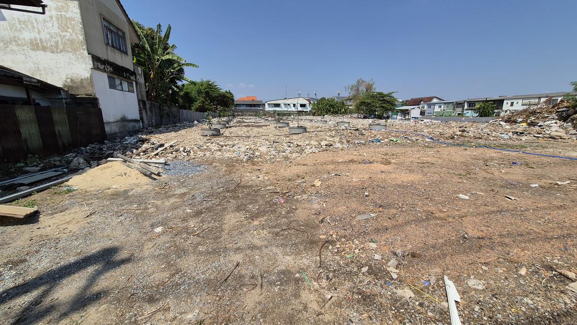 ที่ดินเปล่า เนื้อที่ 1-0-11 ไร่ รามอินทรา5 แยก 3-4 1