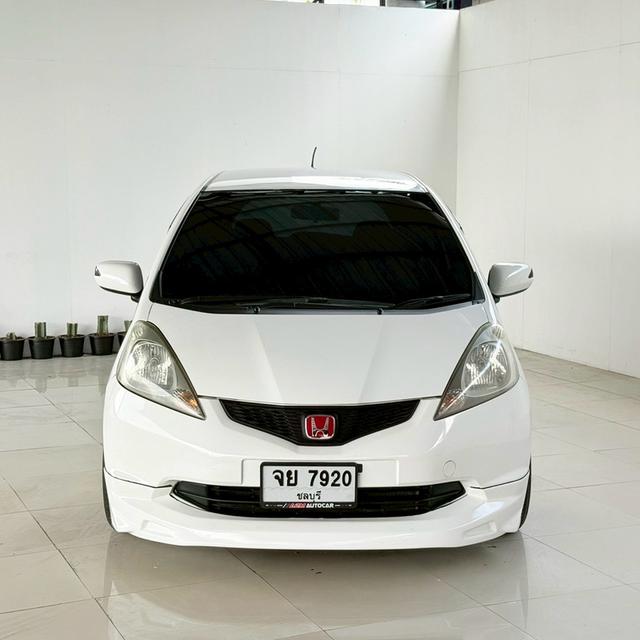 Honda jazz 1.5 s  ปี 10 รถสวยพร้อมใช้งาน