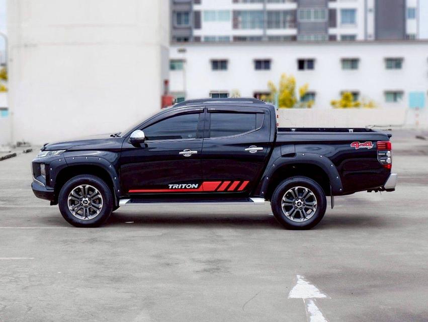 MITSUBISHI TRITON 2.4 GT PLUS PREMIUM 4WD AT สีดำ ปี 2020 8