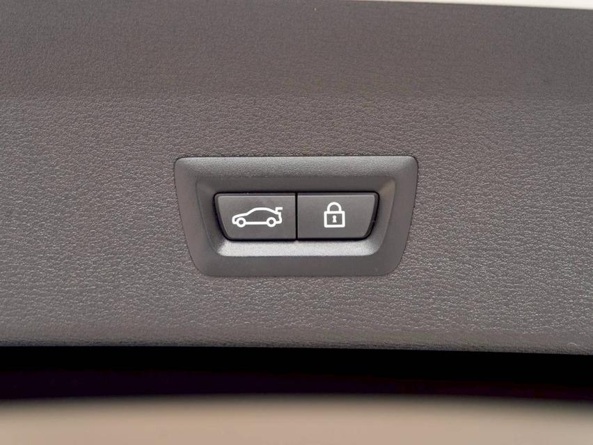 BMW X1 sDrive 18d xLine ปี 2019 11