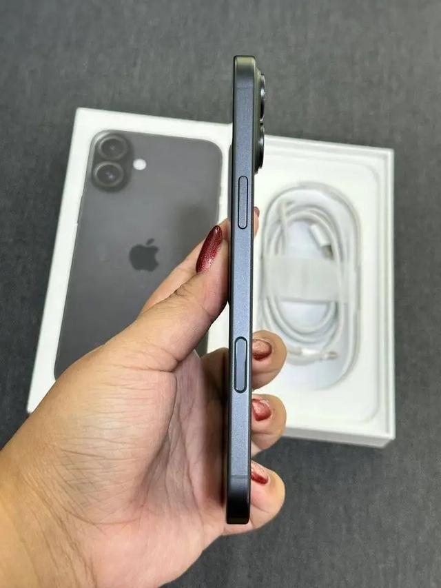 ขายด่วน iPhone 16 Plus 4