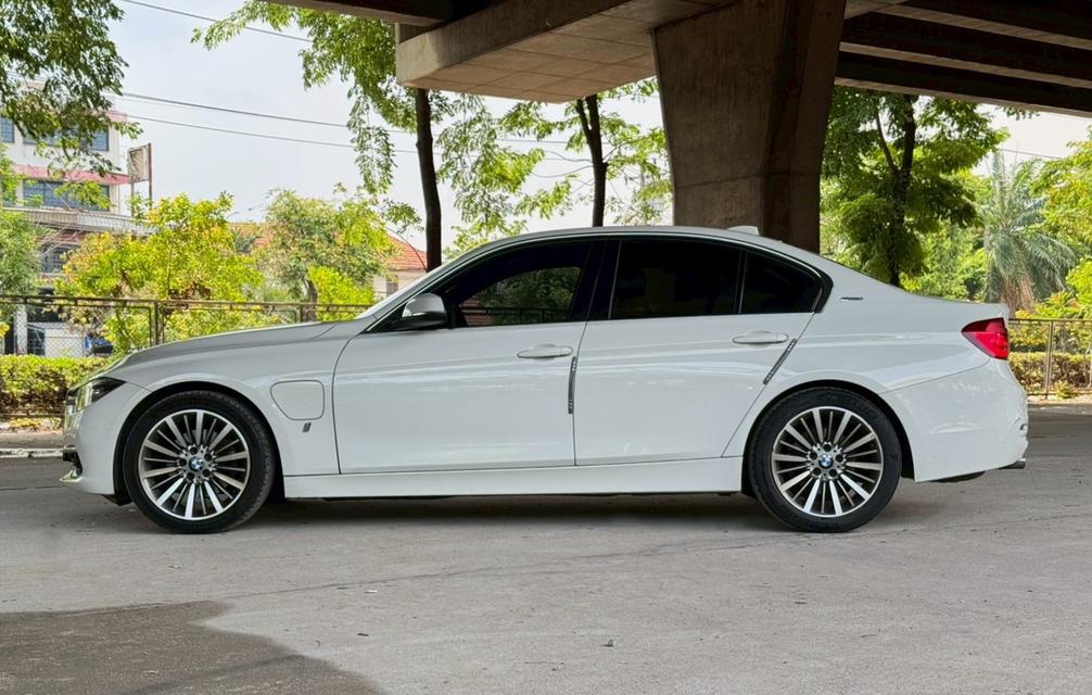 BMW 330e Luxury F30 Plug-in Hybrid ปี 2018 รูปย่อยที่ 3
