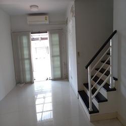 ให้เช่าทาวเฮ้าส์  THE CONNECT สุขสวัสดิ์ 26  3 นอน 2 น้ำ 2 ชั้น 3 ที่จอดรถ 10,000 บาท ติดต่อ 0868829426 8