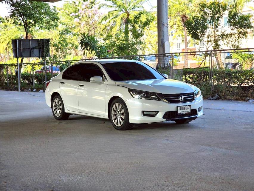 ขายรถ Honda Accord 2.0E ปี 2013 สีขาว เกียร์ออโต้