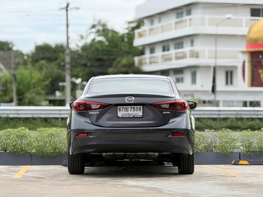 MAZDA MAZDA3, 2.0 SP โฉม ปี14-19 4Dr สีเทาตัวท็อป เบนซิน มือเดียวป้ายแดง ปี 2016จด2017🚀🚀 ไมล์แท้ 108,301 km.️✅ รๅคๅ 378,000 บาท🏦🏦 ผ่อน 7,471 บาท รูปที่ 7