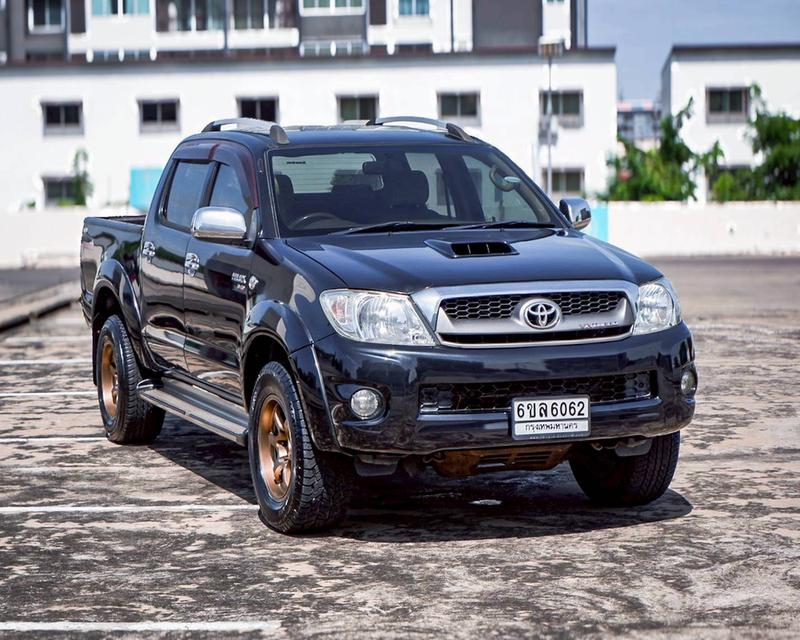 TOYOTA HILUX VIGO 2.5 E VN Turbo PRERUNNER DOUBLE CAB เกียร์ ธรรมดา สีดำ ปี2010  2