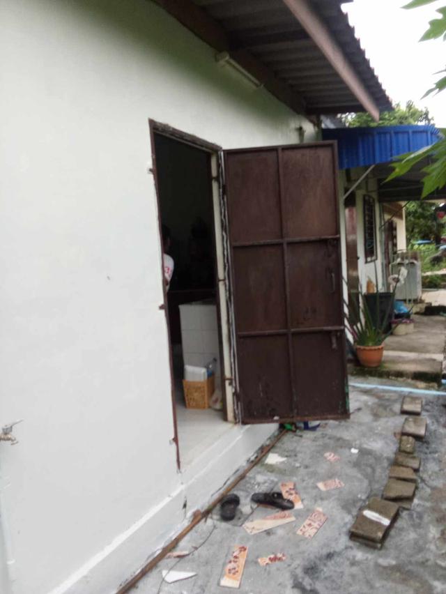 ขายด่วนทาวน์เฮ้าส์ชั้นเดียว บ้านอยู่ด่านนอกสะเดา อ.สะเดา จ.สงขลา ใกล้ศุลกากรสะเดา ซอยธนพัฒน์ 2 2 ห้องนอน 1 ห้องน้ำ 1 ห้องครัว ราคา 800000 บาท 9