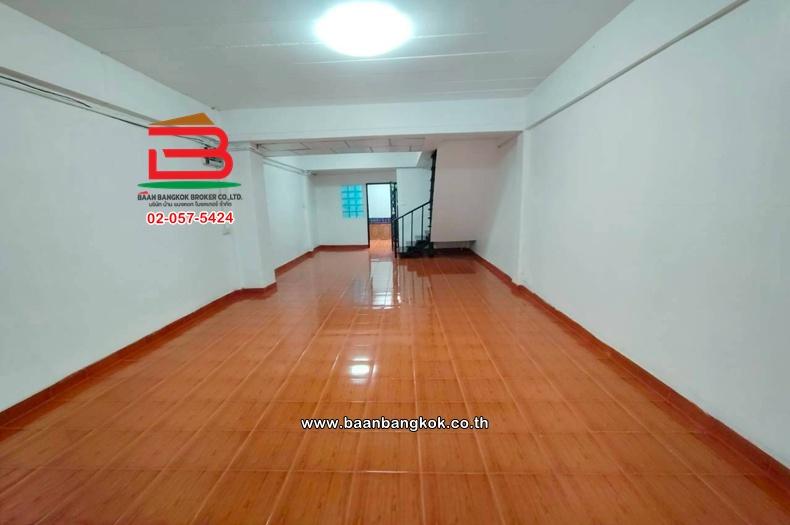 ทาวน์เฮาส์ เนื้อที่ 18 ตร.ว. หมู่บ้านบัวแก้ว สามโคก ซอยรุ่งทรัพย์ (วัดบัวแก้ววราราม) ถนนปทุมธานี-ศูนย์ศิลปาชีพบางไทร ตำบลบ้านปทุม อำเภอสามโคก ปทุมธานี 4