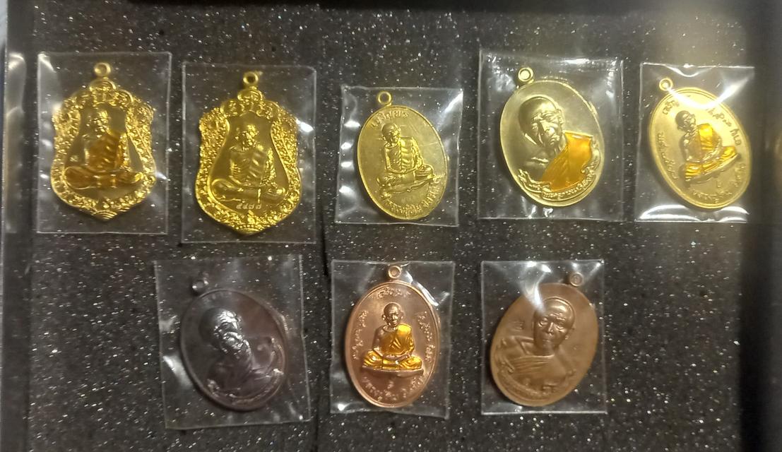 เหรียญหลวงปู่ทิม วัดละหารไร่ ย้อนยุค 