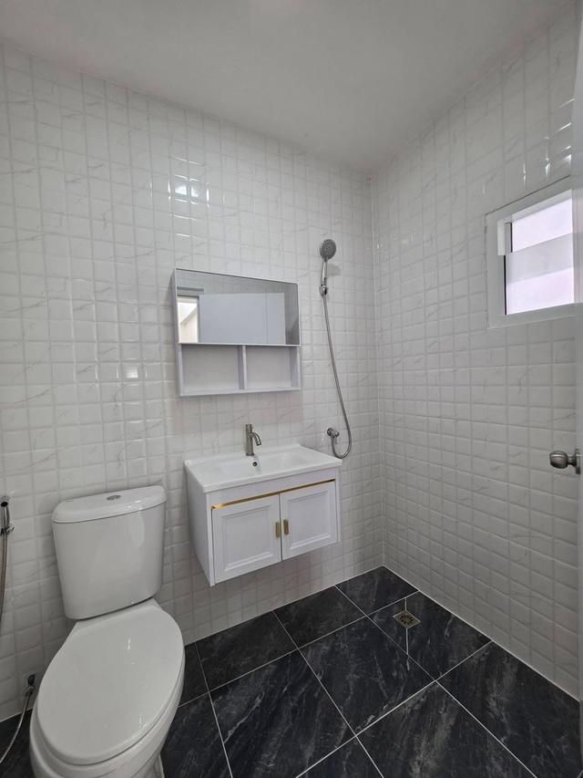 หมู่บ้านปิยวรารมย์4 ถนนบ้านกล้วย-ไทรน้อยบ้านเดี่ยว 2 ชั้น หลังริมรับลม มีพื้นที่รอบบ้าน ตกแต่งใหม่พร้อมอยู่ รูปที่ 18