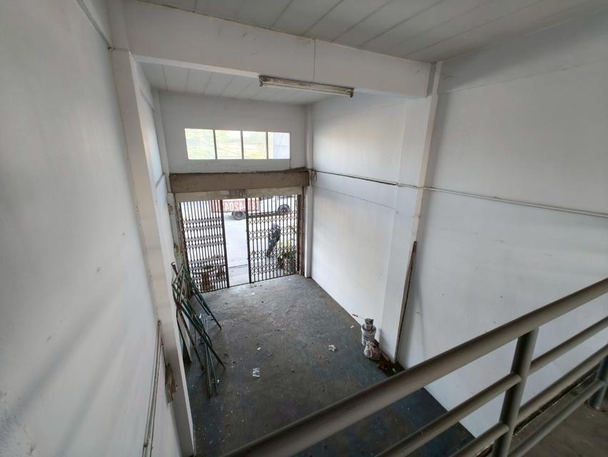 ให้เช่าหรือขาย อาคารพาณิชย์ 4 ชั้น 2 คูหา คูหาละ 20 ตร.ว. ติดถนนเศรษฐกิจ 1 ตำบลนาดี เมืองสมุทรสาคร 4