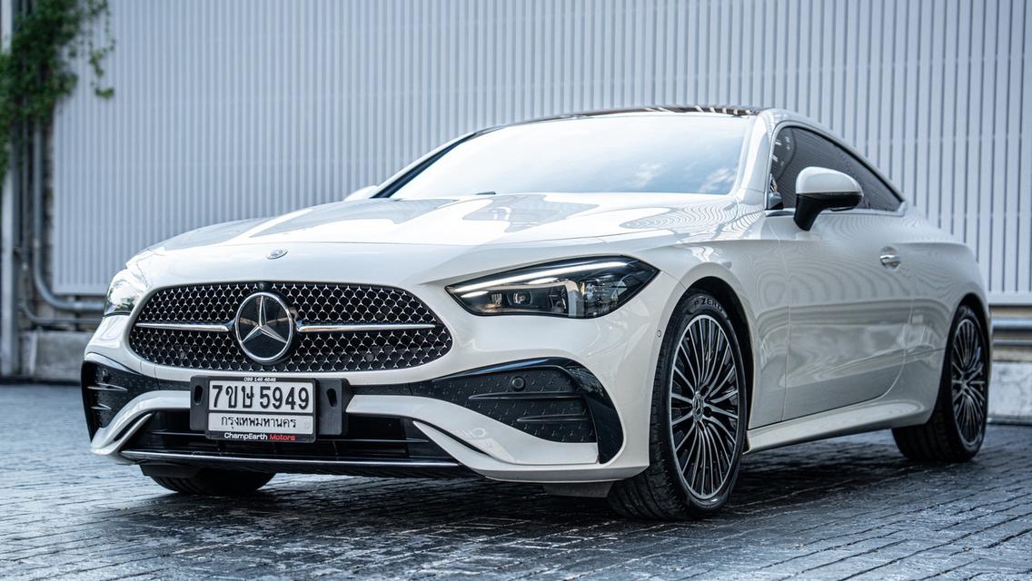 Mercedes-Benz CLE300 4Matic Coupe AMG Dynamic 2025 สีขาว เบาะสีแดง รถออกศูนย์ Benz Thailand เลขไมล์น้อย Warranty ศูนย์เหลือถึง 29/09/2028
