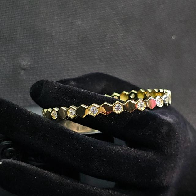 เพชรมีคุณภาพมากที่สุด ต้องปุอามี่ พระราม2 เท่ำนั้น สนใจสั่งซื้อได้เลย  6